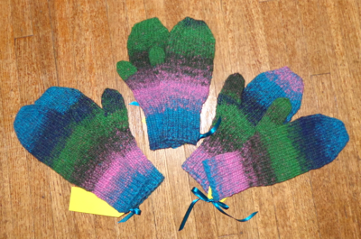 mittens knitted in Bernat Mosaic by Deborah Cooke