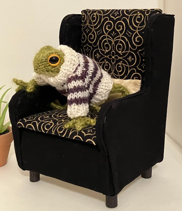 frog knitted by Deborah Cooke from Claire Garland's pattern
