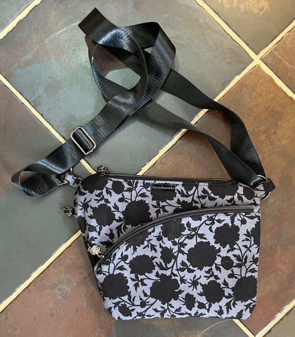 Foxtail cross body sling by Blue Calla patterns, made by Deborah Cooke from a Blue Calla kit