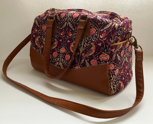 Swoon's Blanche Barrel Bag, sewn by Deborah Cooke