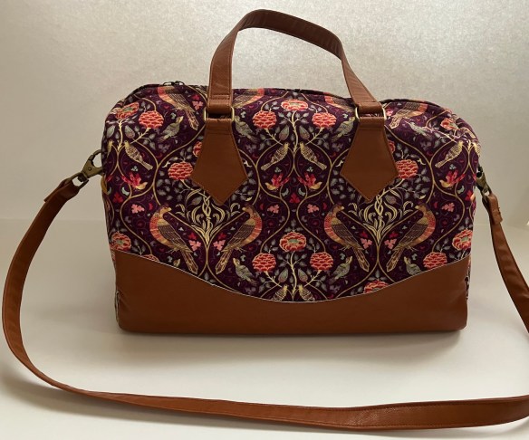 Swoon's Blanche Barrel Bag, sewn by Deborah Cooke