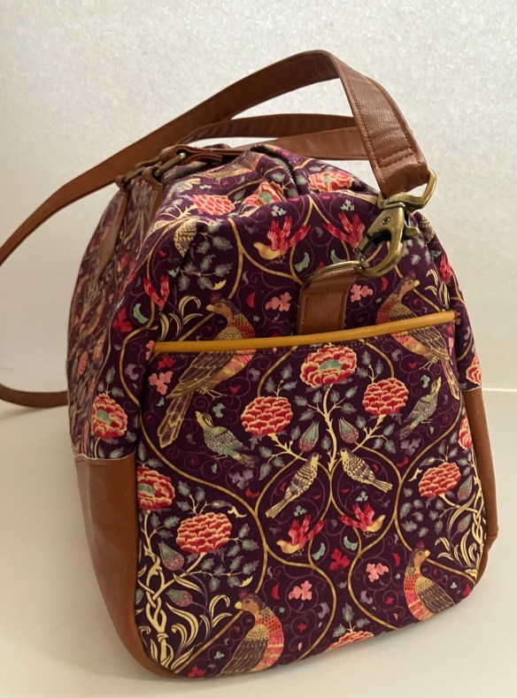 Swoon's Blanche Barrel Bag, sewn by Deborah Cooke